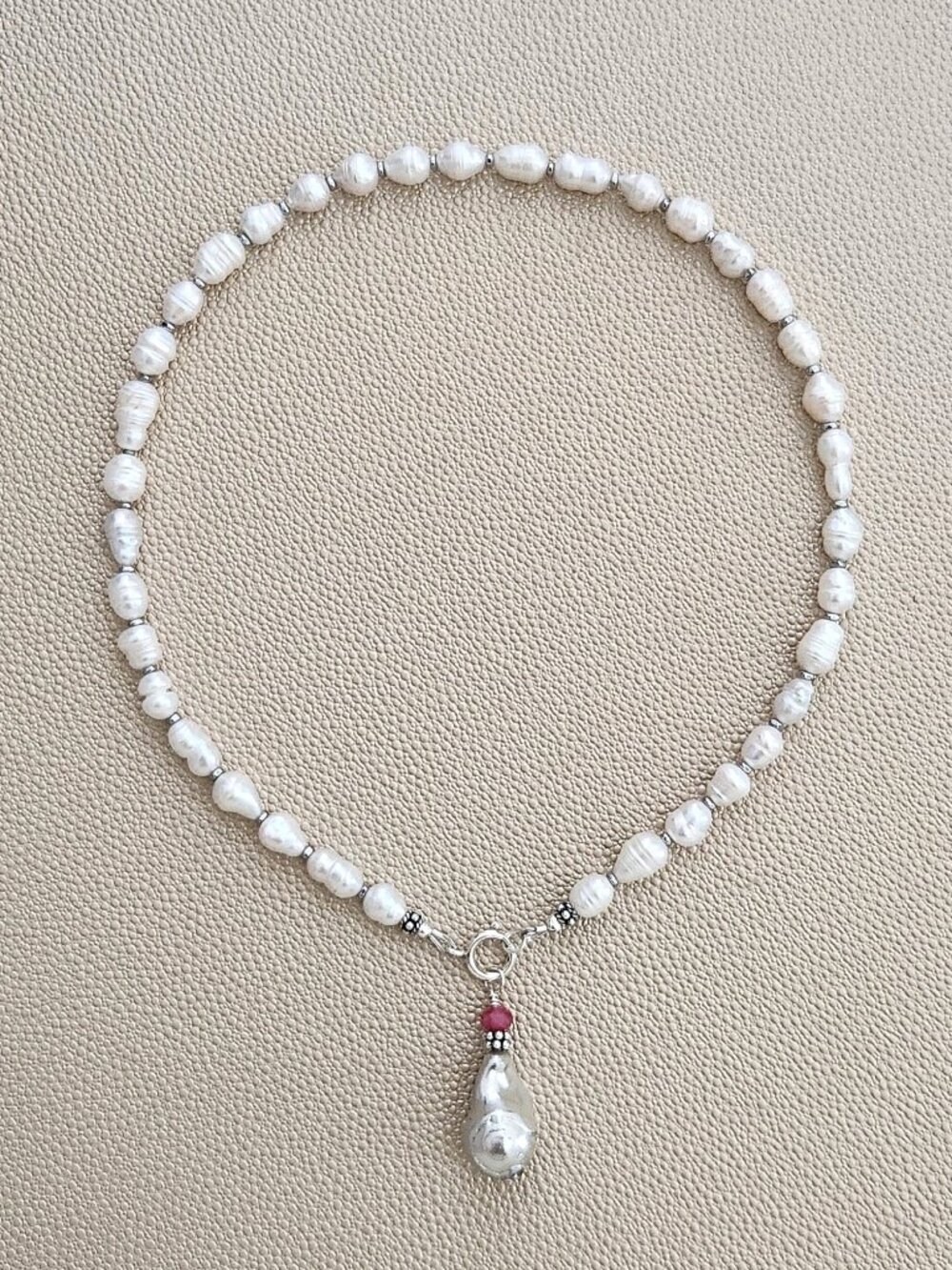 MINI BAROQUE PEARL NECKLACE W/ FLAMEBALL DROP--16"
